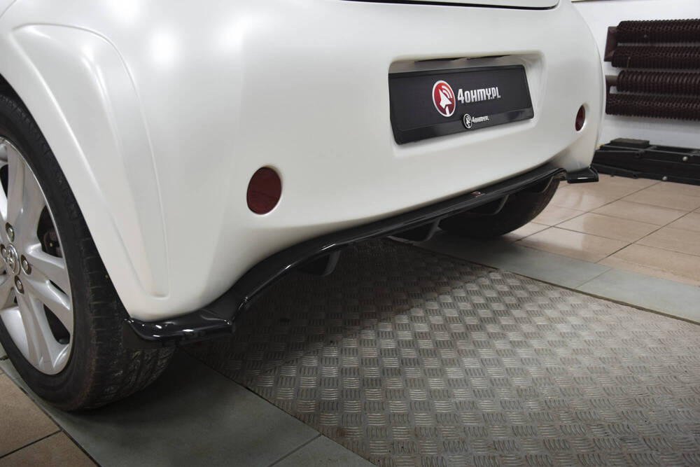 Achterbumper diffusor Toyota IQ Glans Zwart Maxton