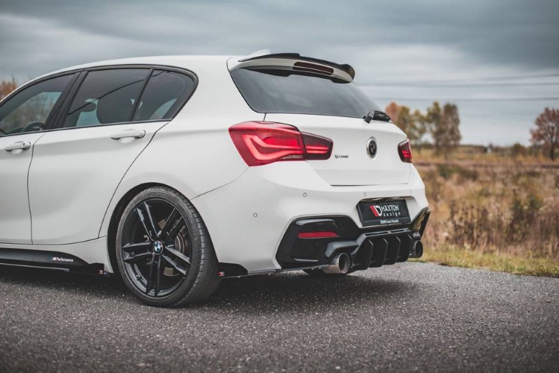 Race achterzijde skirts + rand BMW 1-Serie/M140I F20 Maxton Design zwart V.3