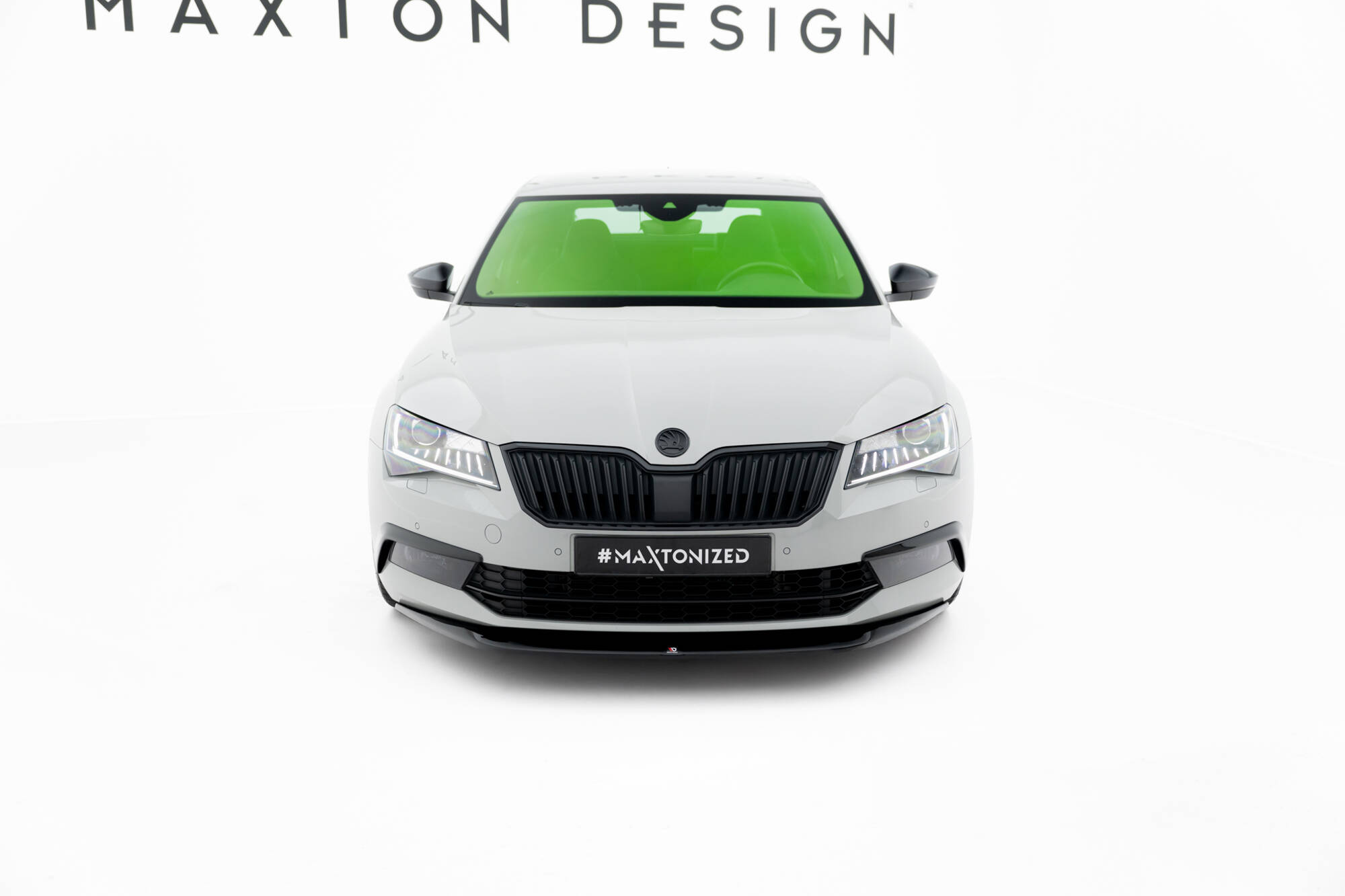 Bodykit V.1 Skoda Superb Liftback MK3 Maxton Glanzend zwart