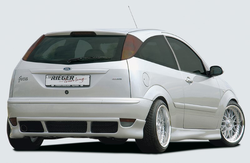 Zijskirts Ford Focus 3-drs Rieger