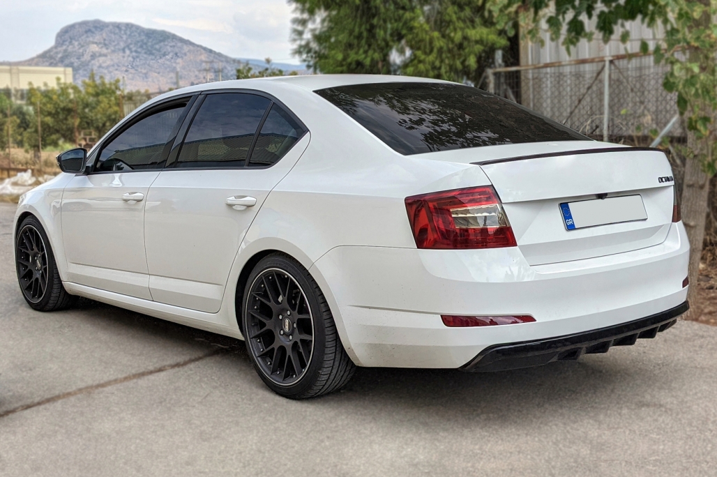Diffuser Skoda Octavia III 5E 13-19 Glans Zwart