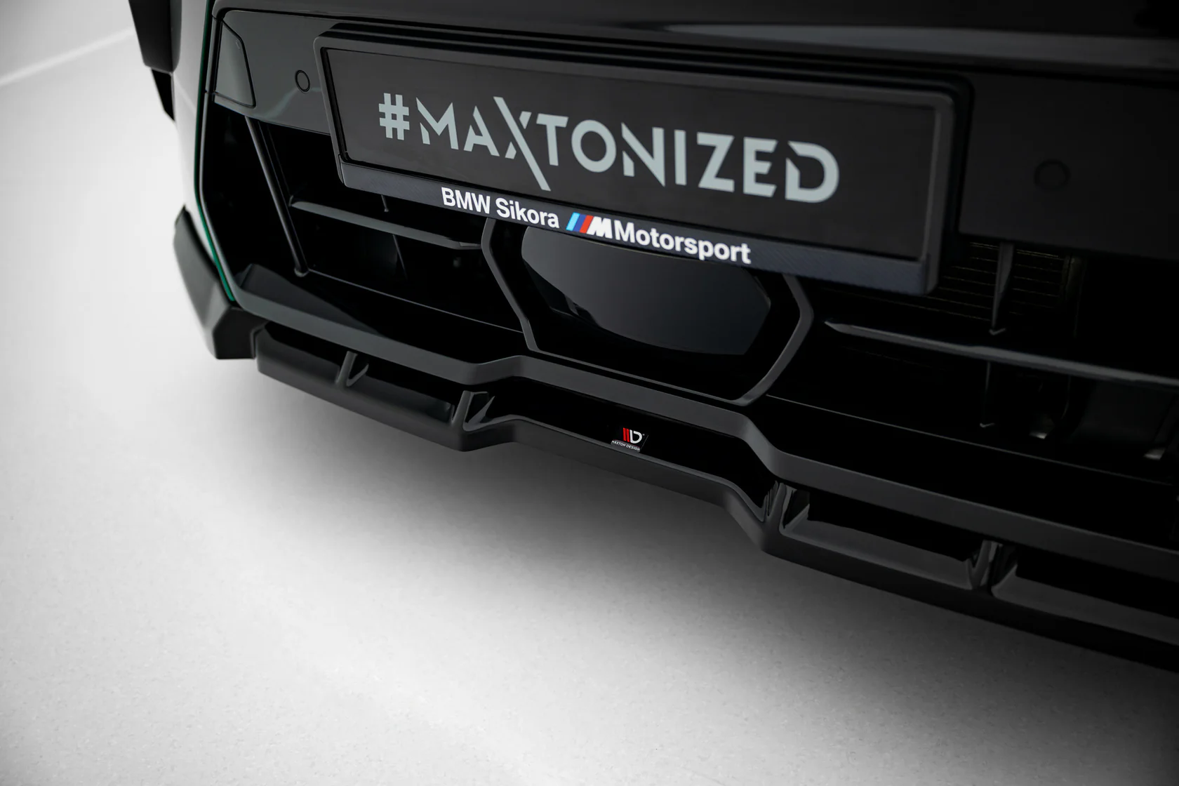 Voorspoiler BMW X6 M F96 Facelift Maxton Glanzend zwart