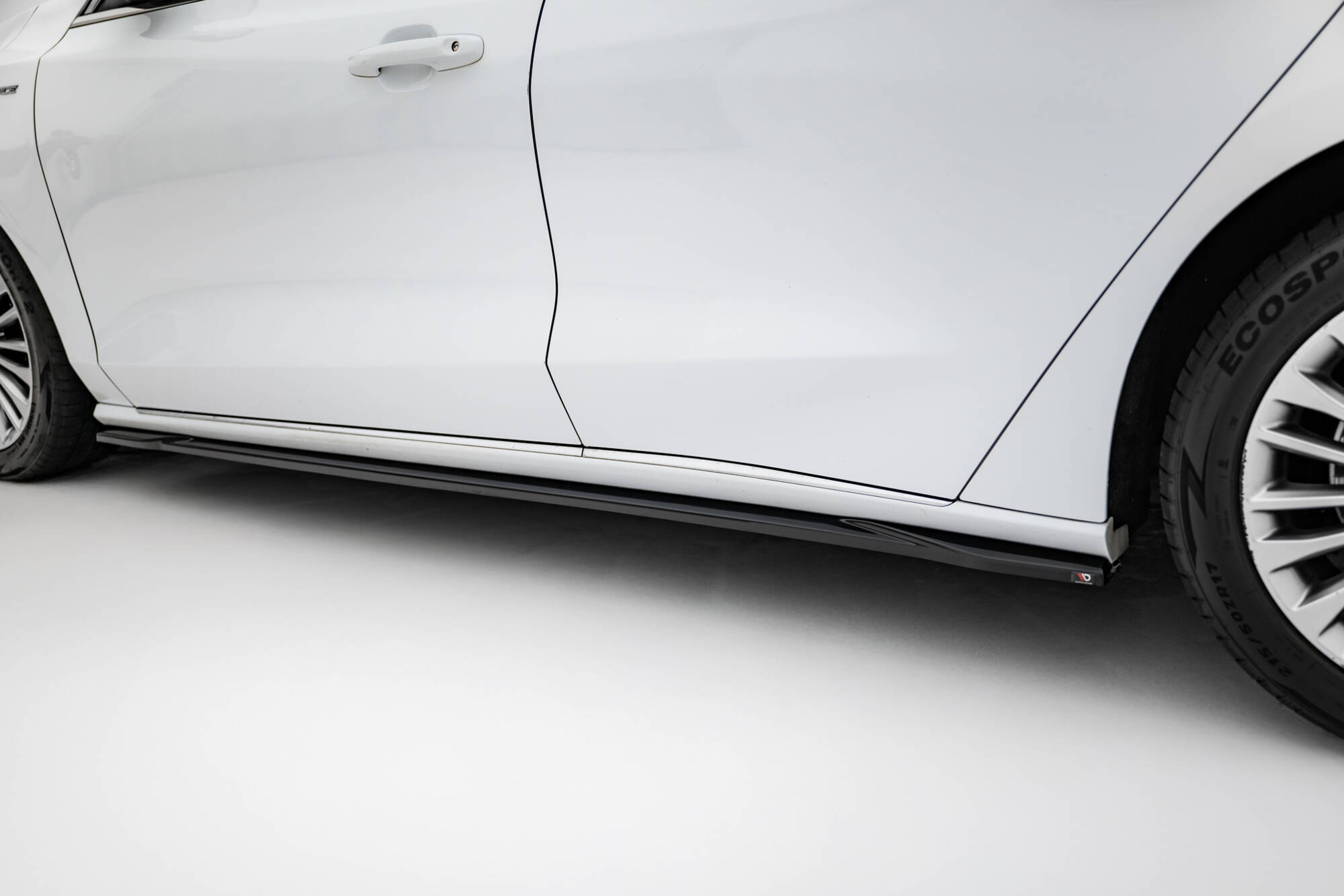 Zijskirts Ford Focus Vignale MK4 Maxton Glanzend zwart