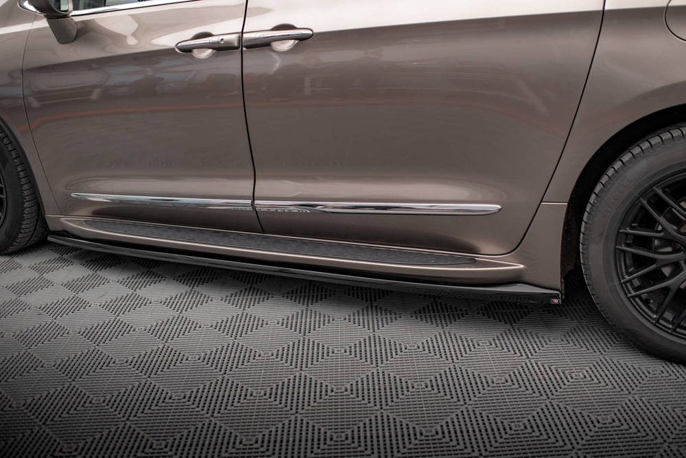 Zijskirts Chrysler Pacifica Maxton Glans Zwart