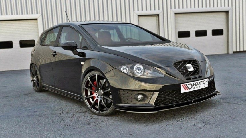 Voorspoiler Seat Leon Cupra FR 1P Maxton Design glans zwart V.1
