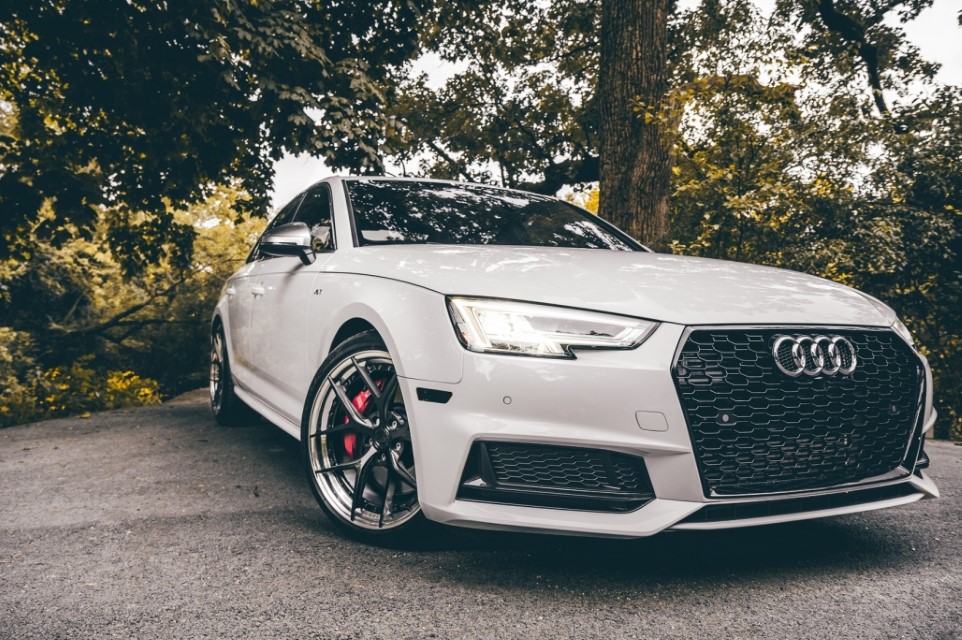 Grill Audi A4 B9 2015-2019 RS4 Look Glans Zwart PDC