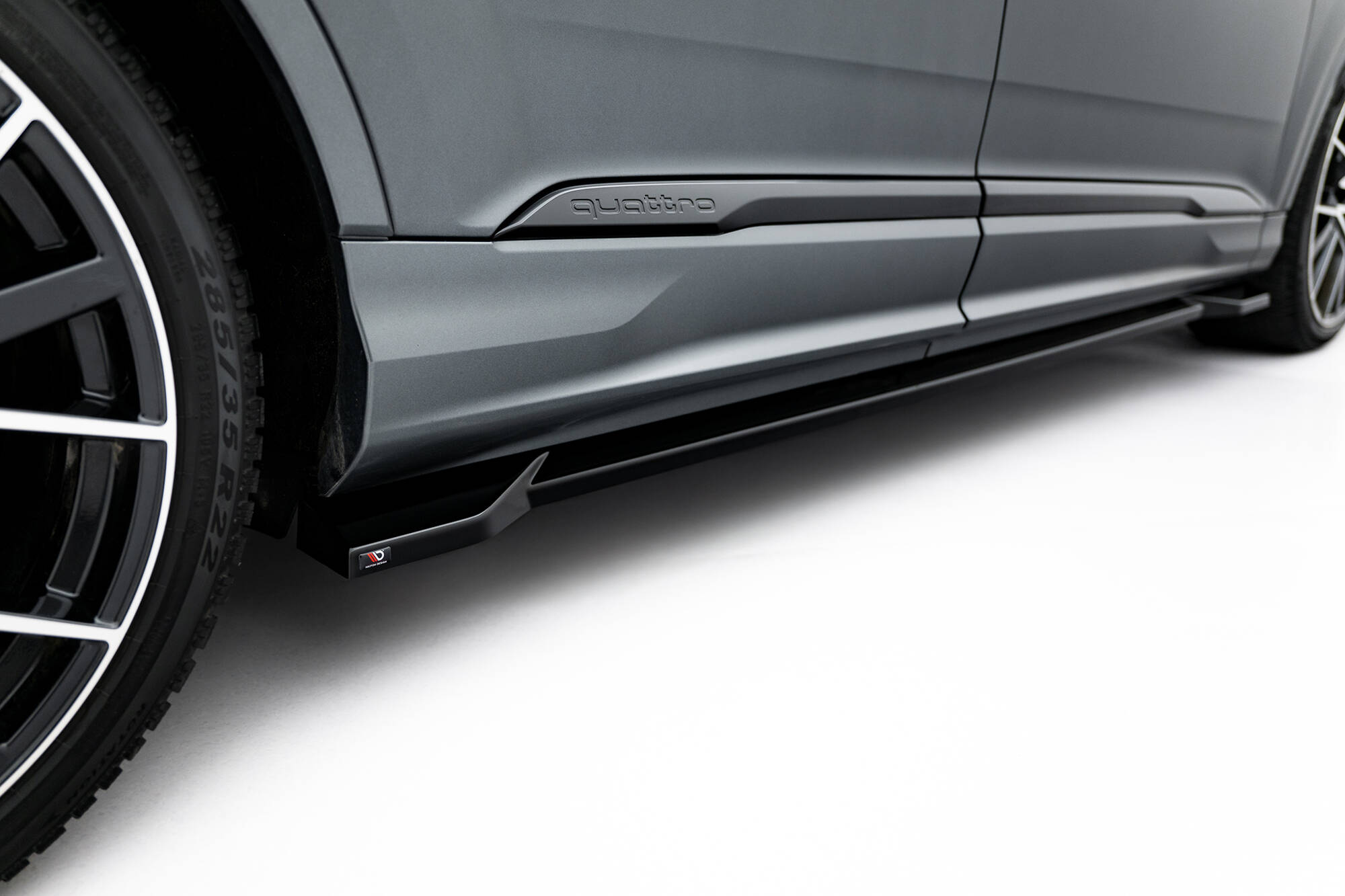 Zijskirts Audi Q7 S-Line MK2 Facelift 2 Maxton Glanzend zwart