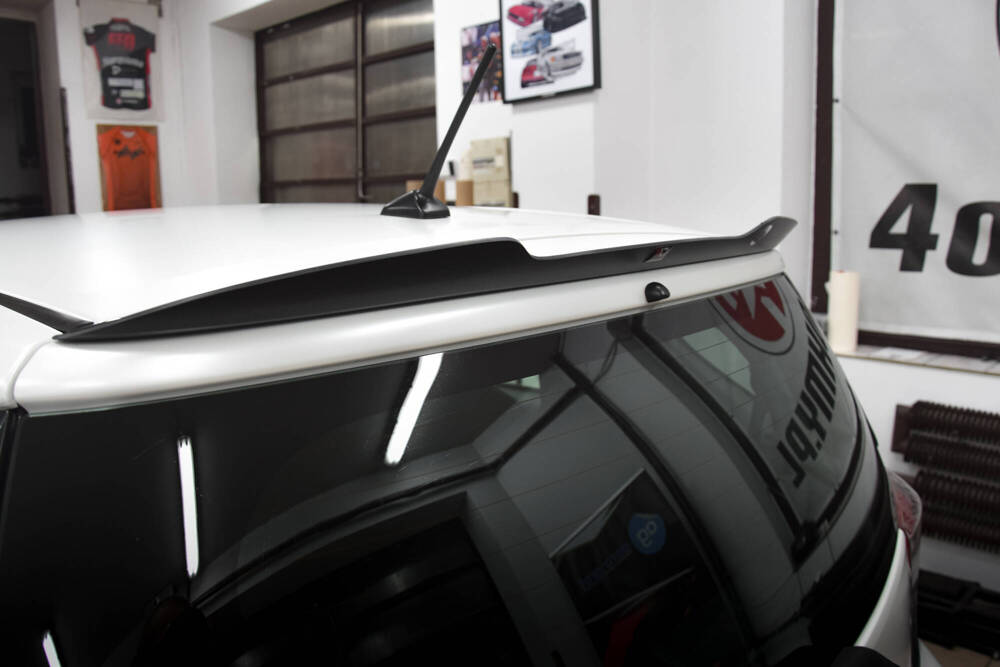 Spoiler Cap Toyota IQ Glans Zwart Maxton