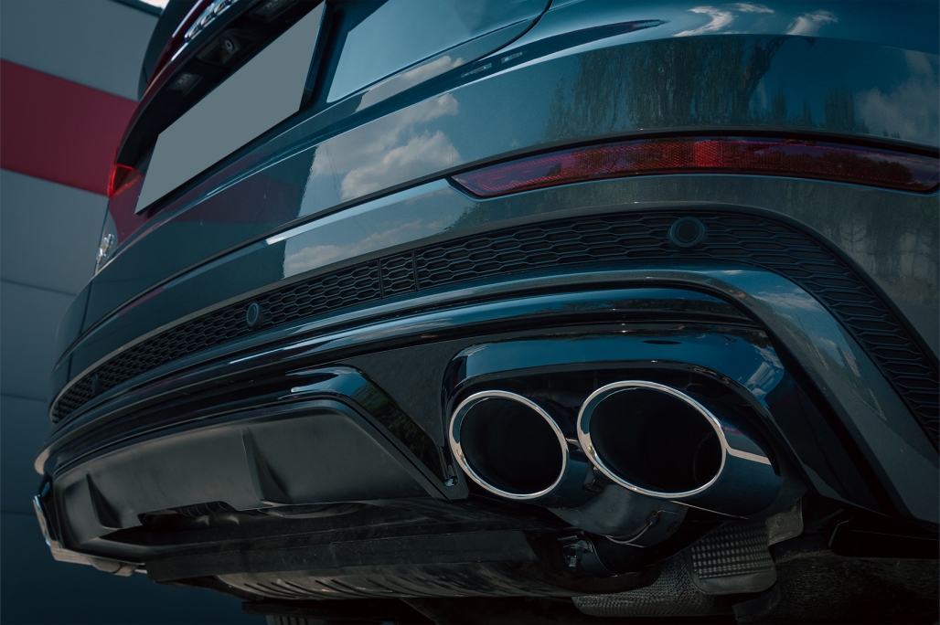 Audi Q8 SQ8 Diffuser S-Line Glans Zwart Zilveren Sierstukken