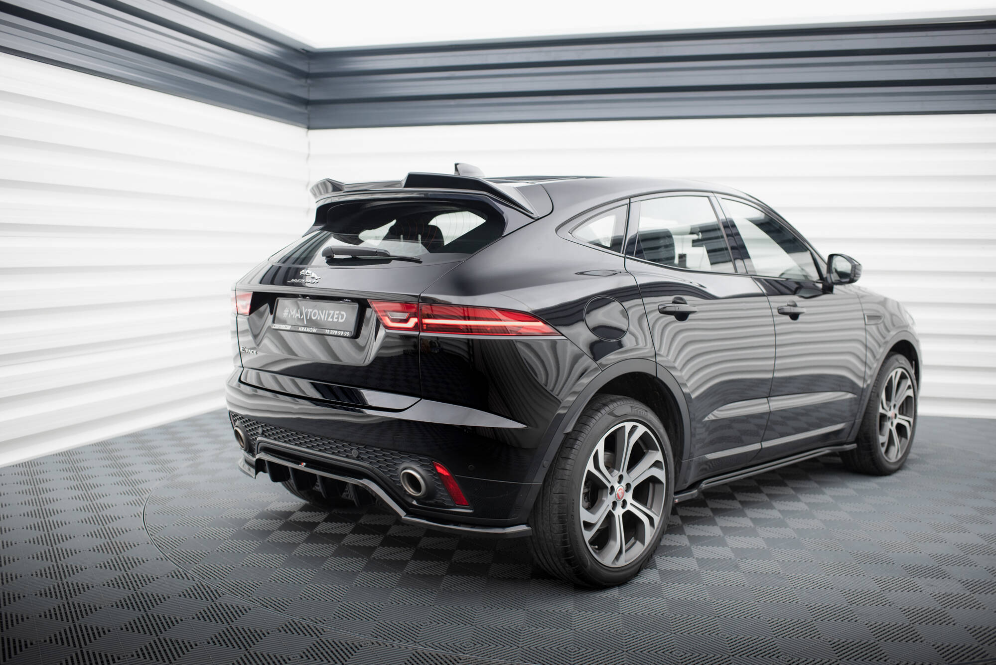Bodykit Jaguar E-Pace R-Dynamic MK1 Maxton Glanzend zwart