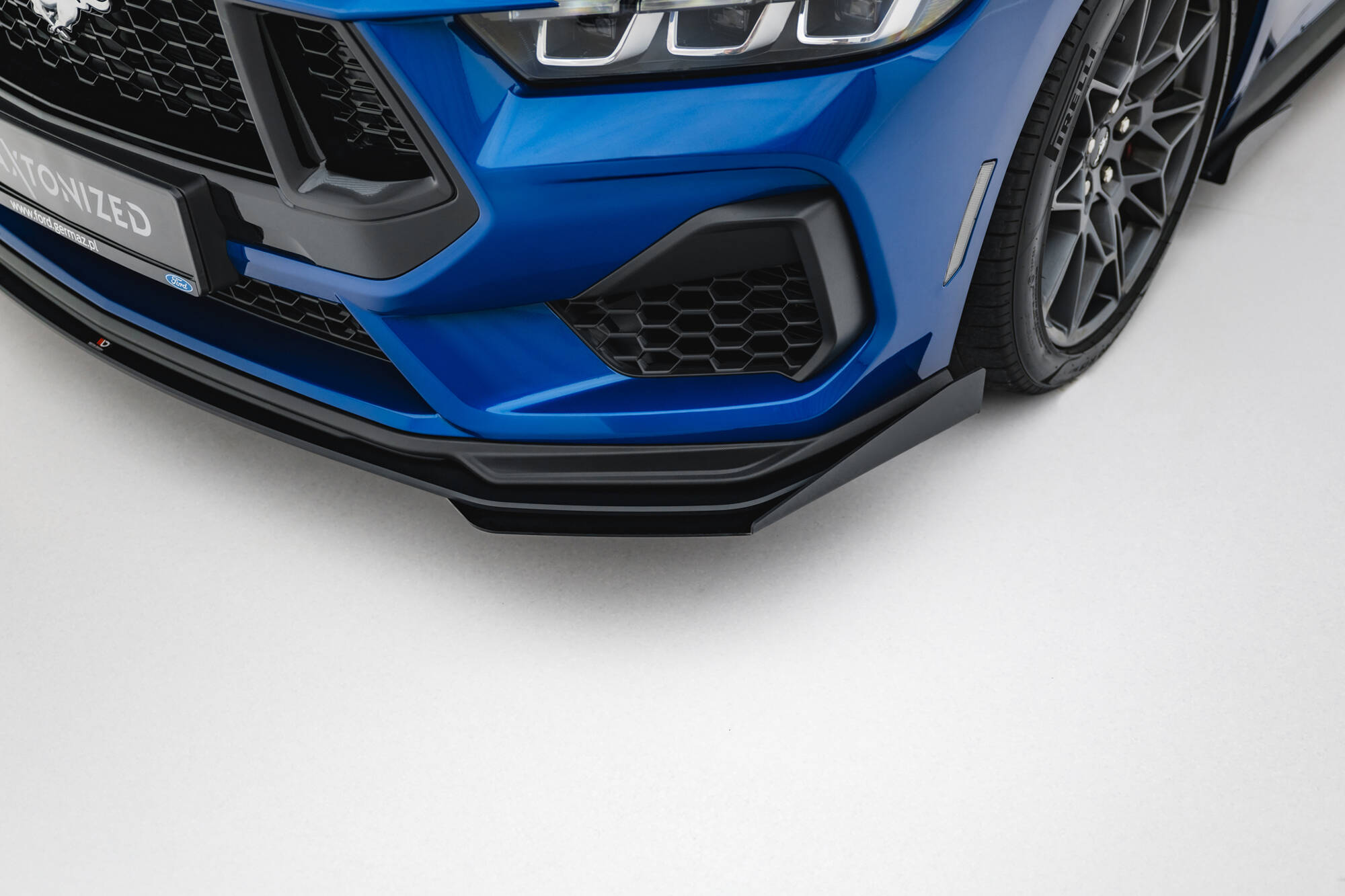 Street Pro Voorspoiler Ford Mustang GT MK7 Maxton Glanzend zwart