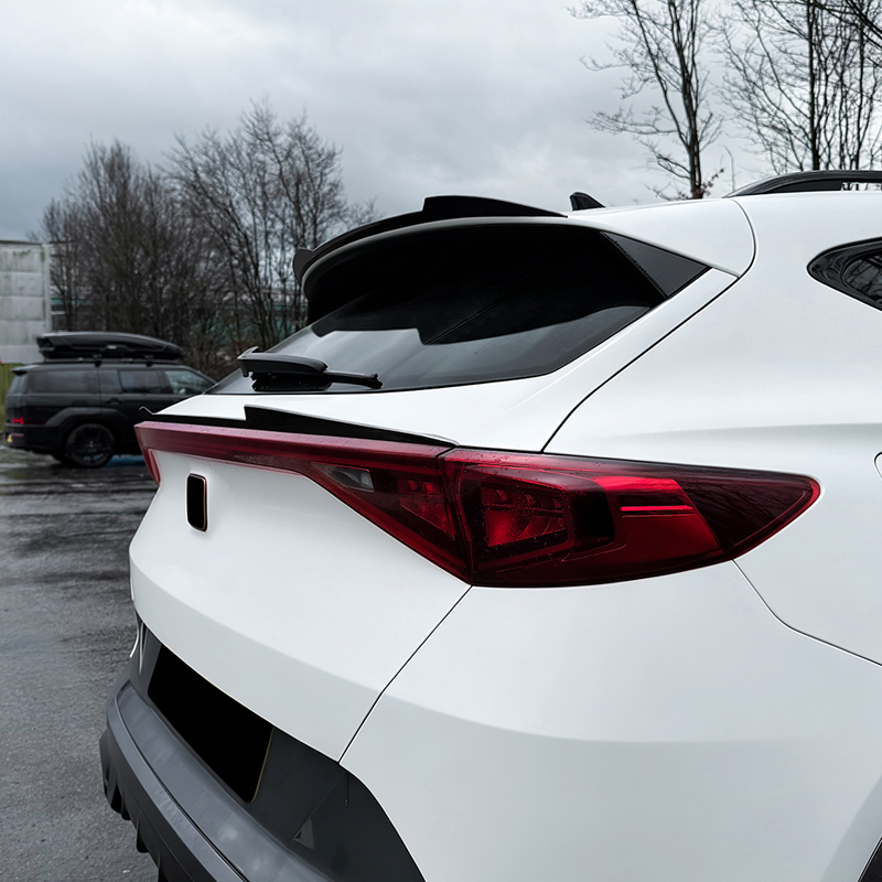 Onderste achterspoiler  Cupra Formentor 2020-2024 & Facelift 2024- (ABS Glanzend zwart)