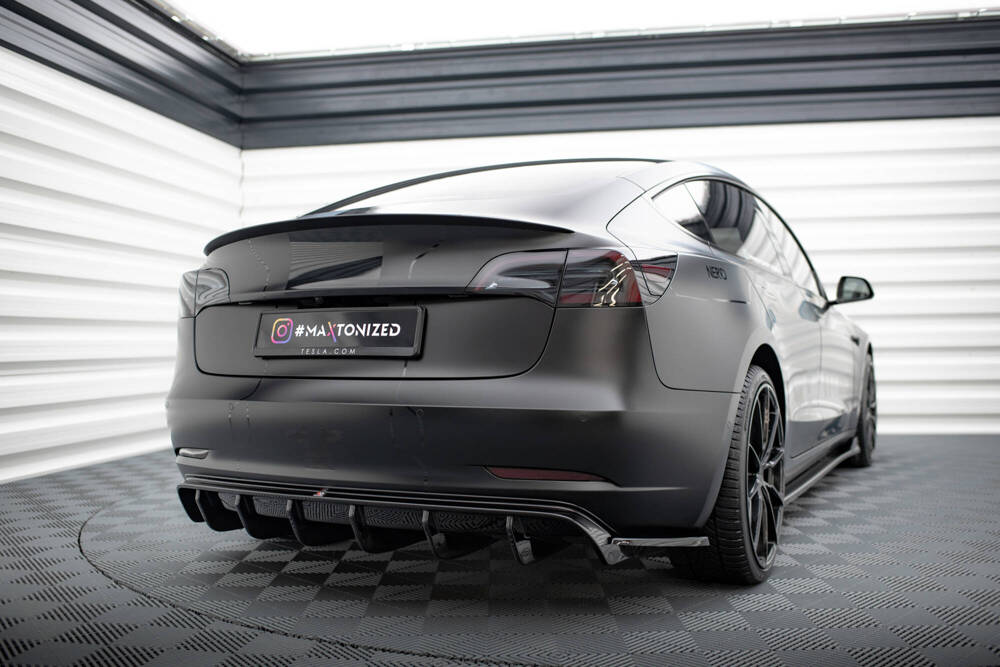 Bodykit Tesla Model 3 Maxton Glanzend zwart