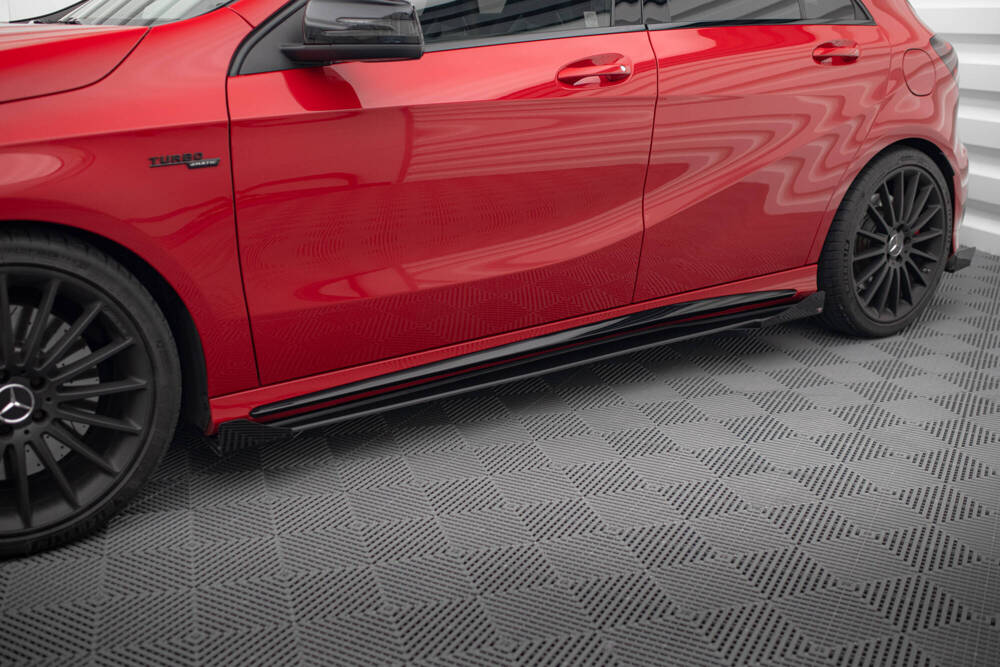 Zijskirts met Canards Mercedes A Klasse AMG Pakket / A45 AMG W176 Maxton Street Pro