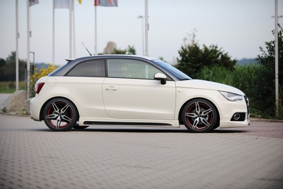 Rieger Zijskirts Audi A1 8X 2010- Carbon