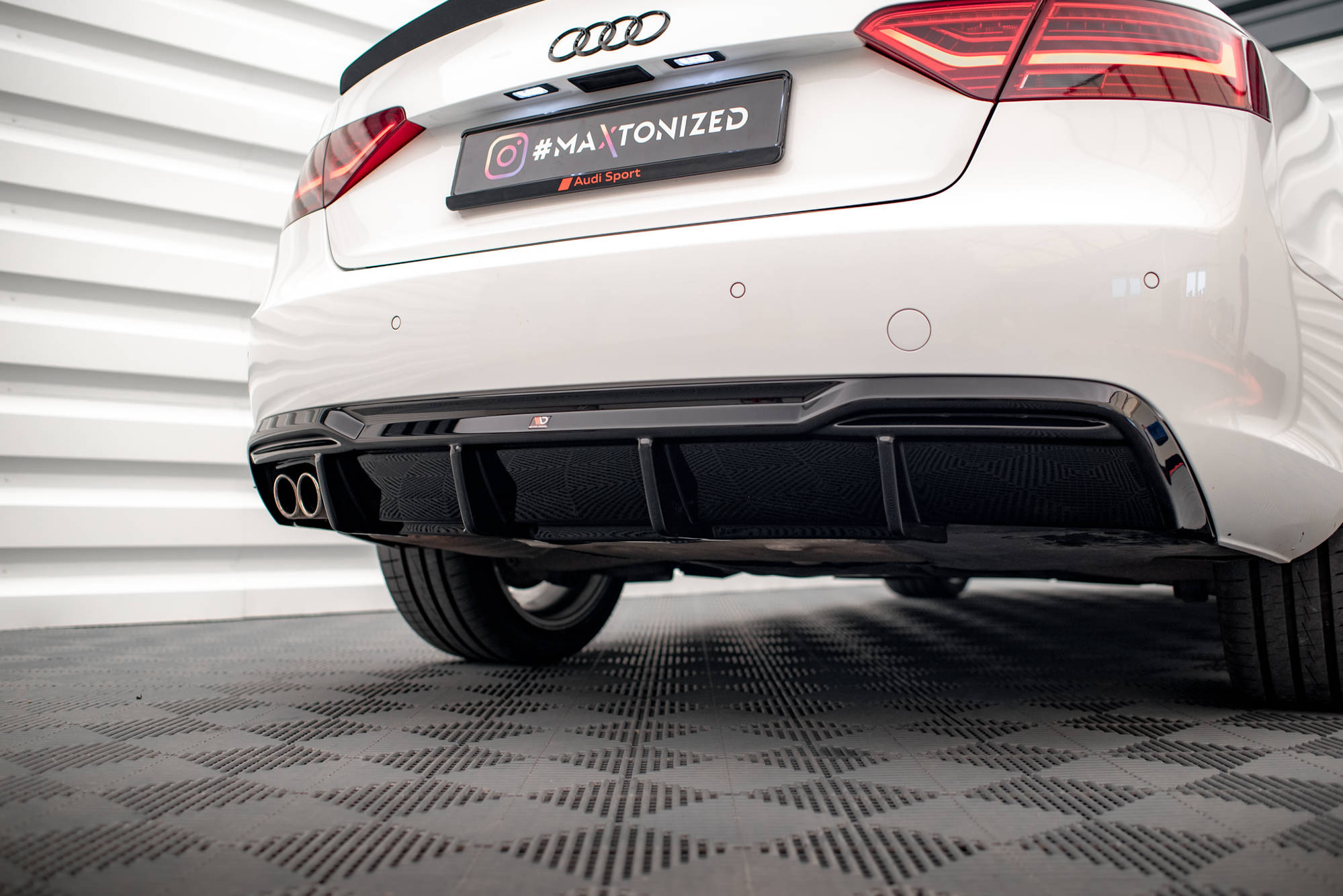 Achterdiffuser Audi A5 Sportback 8T Facelift (Version with dual exhausts on one side)